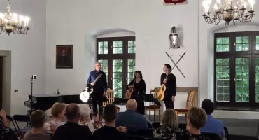 Gitarowy Dialog w Zamku Suskim. Harmonia trzech głosów zachwyciła publiczność