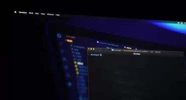 Firma bez własnego działu IT – jak outsourcing IT wspiera codzienną pracę przedsiębiorstw?