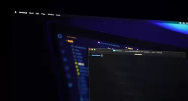 Firma bez własnego działu IT – jak outsourcing IT wspiera codzienną pracę przedsiębiorstw?