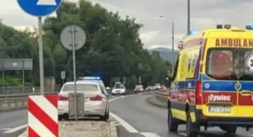 Zembrzyce: Nietrzeźwy rowerzysta wjechał w tył osobówki na przejściu dla pieszych