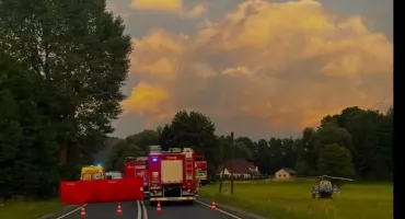 Poważne zdarzenie drogowe w Jaroszowicach. Droga jest całkowicie zablokowana