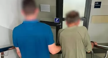 Nie zapłacił za koszyk zakupów i alkohol w plecaku