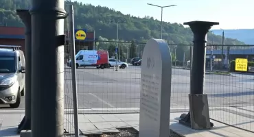W Suchej Beskidzkiej stanęła tablica pamięci ofiar getta