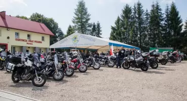 Rajd śladami gen. Stanisława Maczka rozpoczął się w Wysokiej. Motocykliści oddali hołd poległym