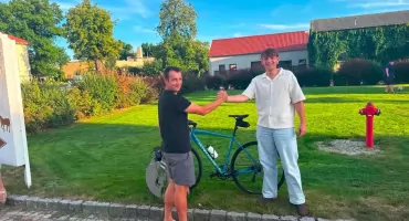 1800 km dla Doriana. Grzegorz Bogdanik jedzie w stronę Bydgoszczy, jutro chce dotrzeć na Hel