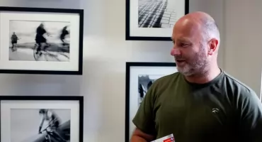 „Błąd wyrównania”. Paweł Adamek zaprezentuje swój najnowszy projekt fotograficzny