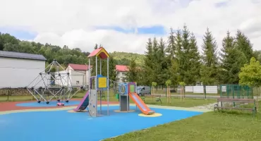 Tarnawa Dolna: Szkolna przestrzeń zyskuje nowy, zielony blask