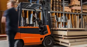 Jak usprawnić transport wewnętrzny w małej firmie?