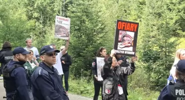 Protest przy Morskim Oku trwa. Aktywiści chcą sami wozić turystów do Morskiego Oka