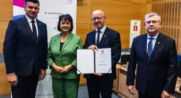 Powiat suski z głosem w ważnym zespole. Danuta Kawa i Józef Bałos odebrali akty powołania