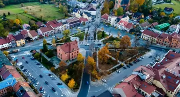 Razem dla zdrowia psychicznego. Impreza integracyjna na Rynku w Jordanowie