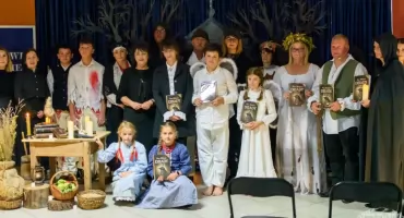 Budzów ożywił „Dziady”. Wyjątkowa scenografia, stroje i liczna publiczność