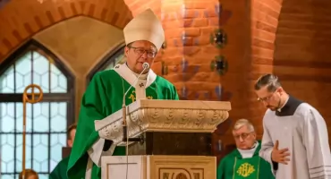 Kard. Grzegorz Ryś do wiernych w Suchej Beskidzkiej: „Kościół nie ma być tłumem”