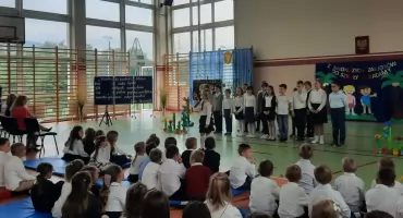 Ilu uczniów chodzi do szkół w Suchej Beskidzkiej? Znamy dane na rok szkolny 2026/2027