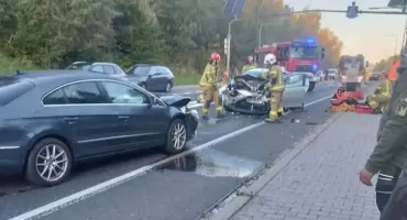 Trzy osoby ucierpiały w wypadku w Skawcach