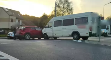 Zdarzenie drogowe na skrzyżowaniu w Białce. Możliwe utrudnienia