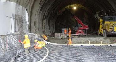 Ciężkie warunki drążenia tunelu. Ale idzie zgodnie z planem